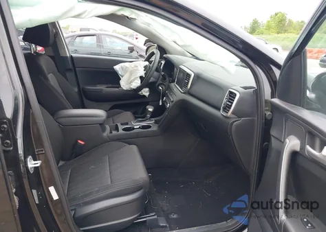 2020 Kia Sportage Lx z USA, uszkodzony, nr VIN KNDPMCAC1L7643773